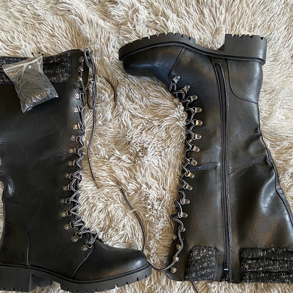 Torrid lace up knee boots size 10 W